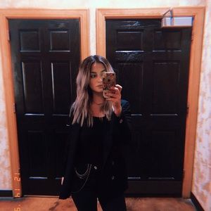 Meet your Posher, Alexis